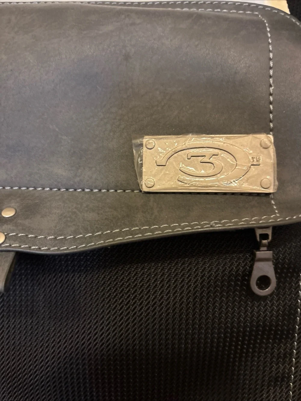 VTG Halo3 Messenger Nylon Bag. Black Mesh/Canvas Body Grey Trim Metal Logo. New